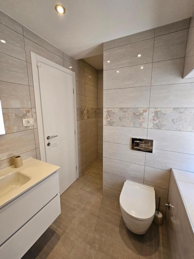 Apartman Eli Supetar Eksteriør bilde