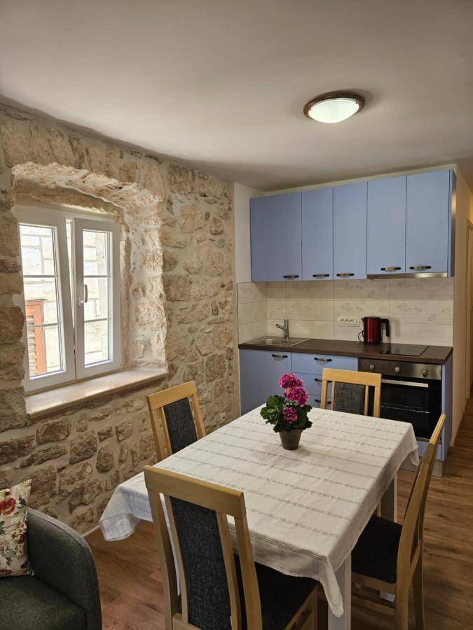 Apartman Eli Supetar Eksteriør bilde