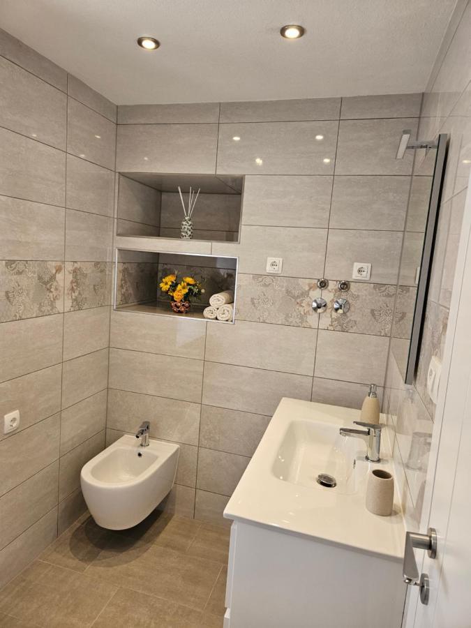 Apartman Eli Supetar Eksteriør bilde