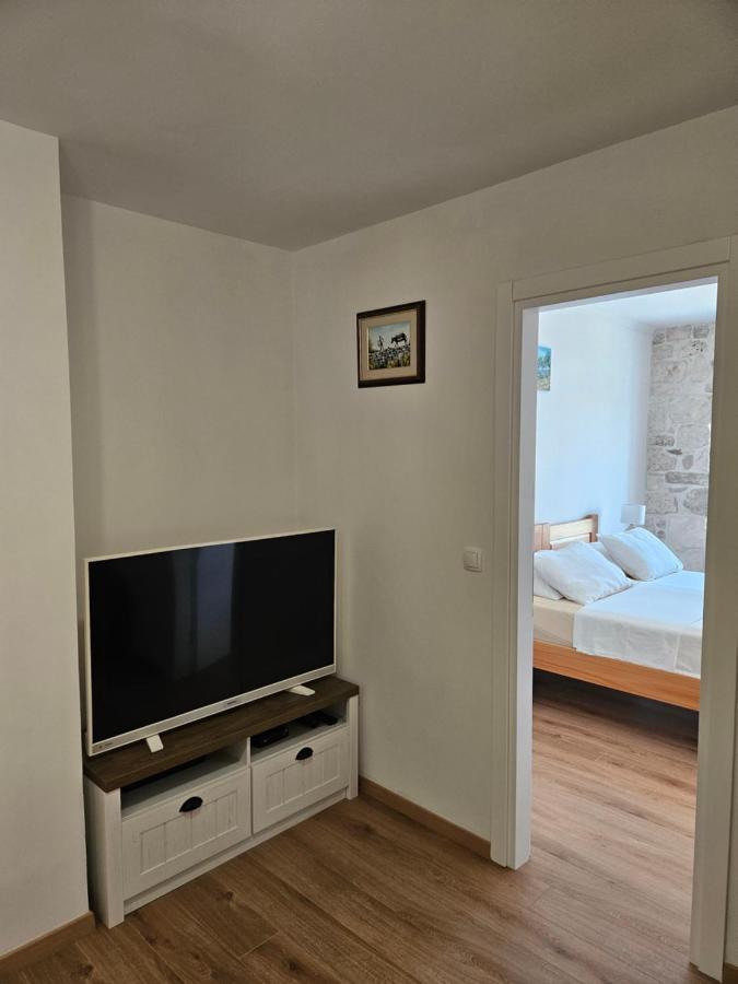 Apartman Eli Supetar Eksteriør bilde