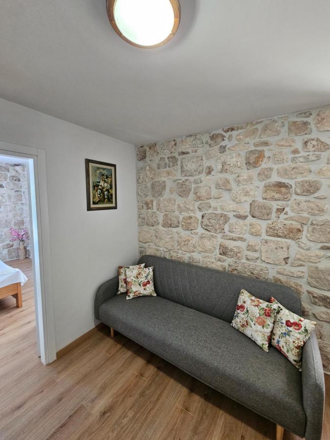 Apartman Eli Supetar Eksteriør bilde