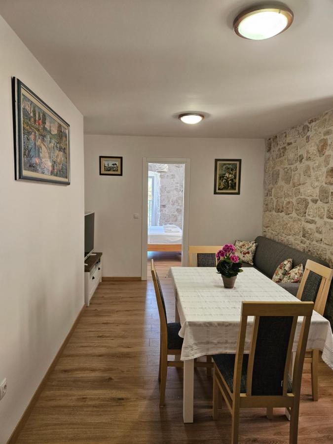 Apartman Eli Supetar Eksteriør bilde